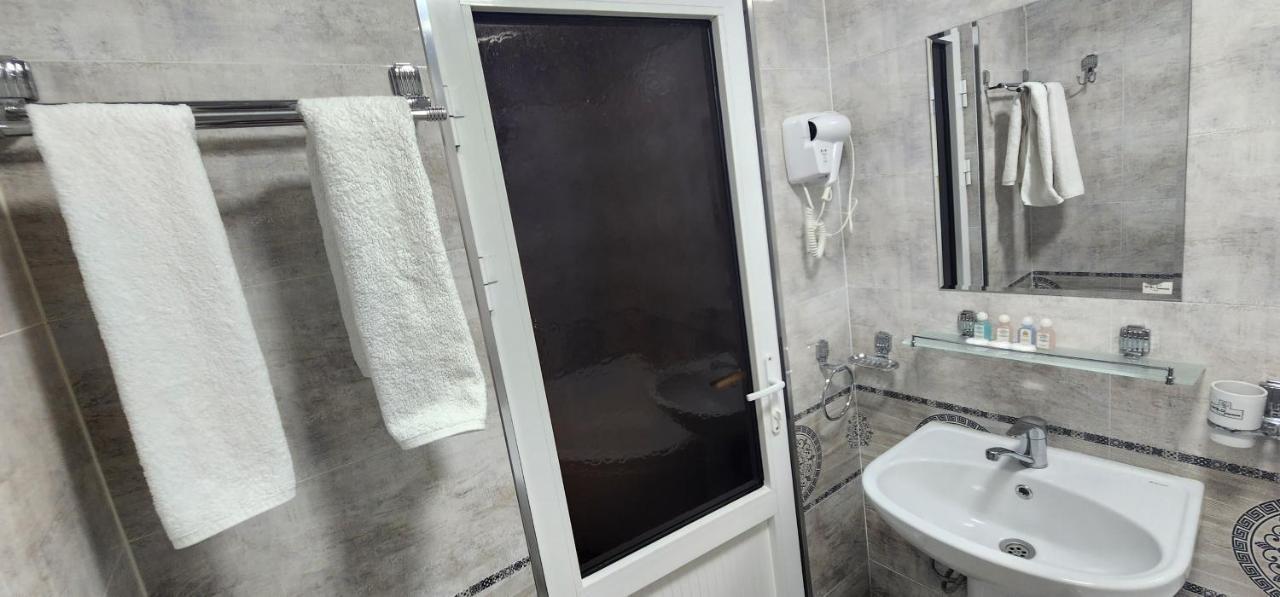 Amirshox Guest House Semerkant Dış mekan fotoğraf